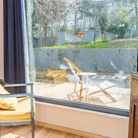 Peaceful Detached House With Garden In Besiktas *