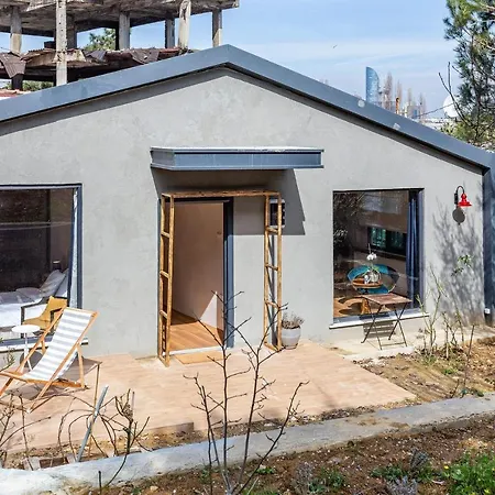 Сasa de vacaciones Peaceful Detached House With Garden In Besiktas