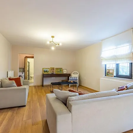 Peaceful Detached House With Garden In Besiktas Holiday home *