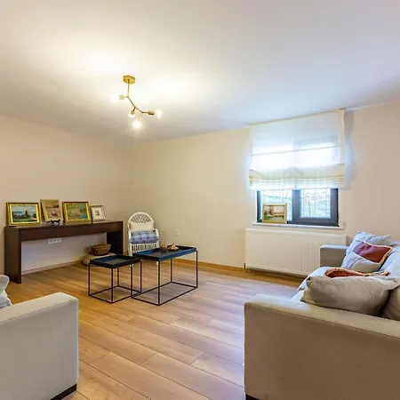 Peaceful Detached House With Garden In Besiktas *